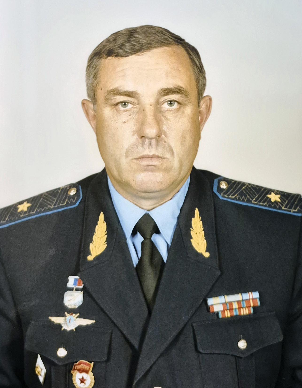 Памяти Заслуженного военного лётчика России генерал-майора авиации Колесникова Петра Васильевича